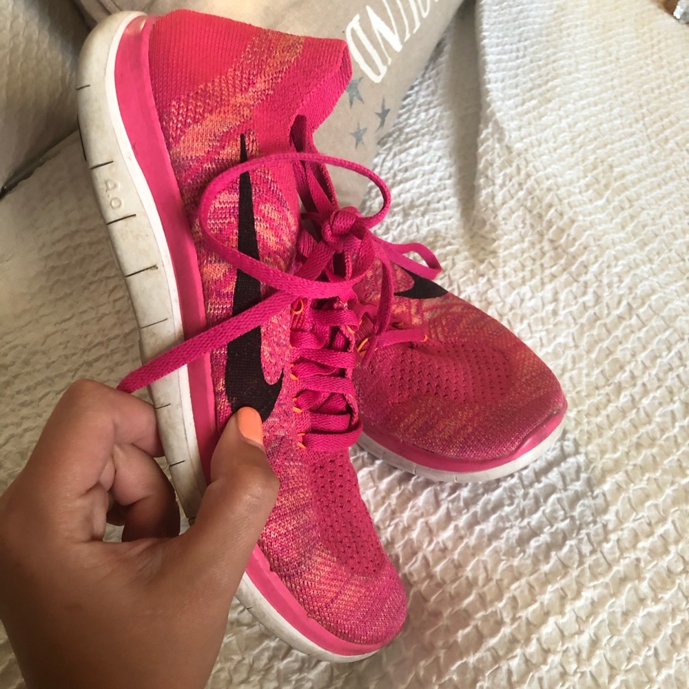 NIKE Pink free runs sneaker